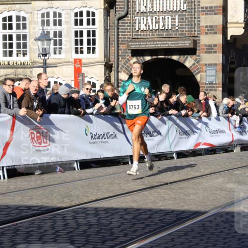 06.10.2024 - 19. swb-Marathon Bremen Strokosch-Dieckow http://msf.ph/oto/7360171 06.10.2024 10:32:35 Ziel 7247, 8211, 8753, 8780 meine-sportfotos.de