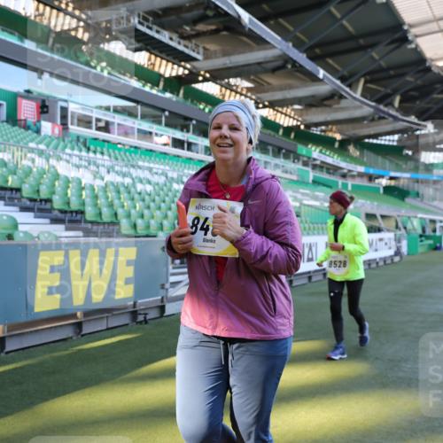 06.10.2024 - 19. swb-Marathon Bremen Yannick Fuchs http://msf.ph/oto/7360172 06.10.2024 10:42:06 Laufen im Stadion 7096, 7097, 7163, 7291, 7309, 7483, 7602, 7676, 7692, 7712, 7740, 7742, 7755, 7765, 7766, 7804, 7866, 7901, 8344, 8372, 8386, 8387, 8434, 8482, 8503, 8527, 8528, 8669, 8692, 8706, 8844, 8882, 8886, 8887, 8917, 8942, 8959, 8976, 9045, 9989 meine-sportfotos.de