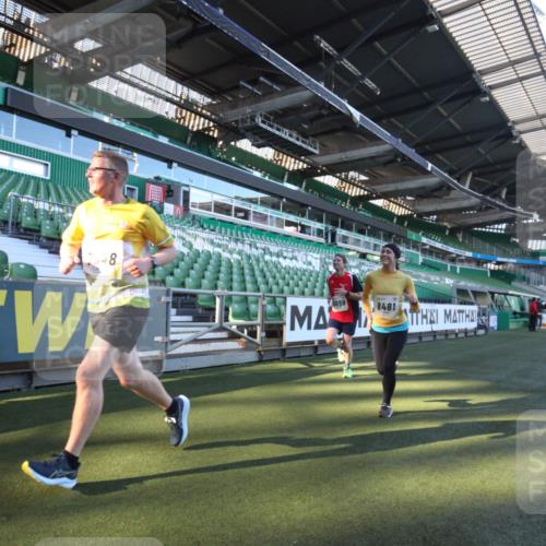 06.10.2024 - 19. swb-Marathon Bremen Yannick Fuchs http://msf.ph/oto/7360219 06.10.2024 10:25:43 Laufen im Stadion 7141, 7260, 7294, 7429, 7433, 7496, 7548, 7793, 7826, 7906, 8177, 8228, 8242, 8301, 8412, 8478, 8481, 8492, 8497, 8659, 8666, 8671, 8672, 8713, 8715, 8749, 8775, 8806, 8812, 8905, 8975, 9061 meine-sportfotos.de