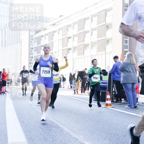 06.10.2024 - 19. swb-Marathon Bremen Matties Gatica Varas http://msf.ph/oto/7360223 06.10.2024 10:39:00 Laufen 8313, 7259, 8481, 7081 meine-sportfotos.de