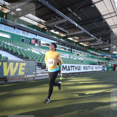 06.10.2024 - 19. swb-Marathon Bremen Yannick Fuchs http://msf.ph/oto/7360224 06.10.2024 10:25:43 Laufen im Stadion 7141, 7260, 7294, 7429, 7433, 7496, 7548, 7793, 7826, 7906, 8177, 8228, 8242, 8301, 8412, 8478, 8481, 8492, 8497, 8659, 8666, 8671, 8672, 8713, 8715, 8749, 8775, 8806, 8812, 8905, 8975, 9061 meine-sportfotos.de