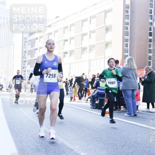 06.10.2024 - 19. swb-Marathon Bremen Matties Gatica Varas http://msf.ph/oto/7360244 06.10.2024 10:39:00 Laufen 8313, 7259, 481, 7081 meine-sportfotos.de