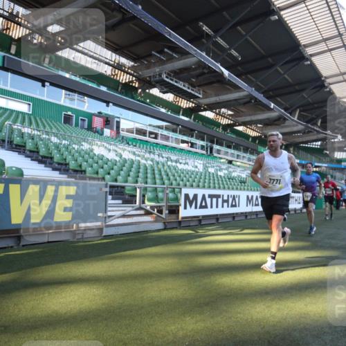 06.10.2024 - 19. swb-Marathon Bremen Yannick Fuchs http://msf.ph/oto/7360308 06.10.2024 10:26:01 Laufen im Stadion 7045, 7141, 7294, 7327, 7403, 7414, 7429, 7433, 7485, 7496, 7508, 7548, 7771, 7793, 7978, 8075, 8177, 8301, 8321, 8376, 8426, 8481, 8492, 8497, 8555, 8601, 8659, 8775, 8793, 8814, 8905, 8913, 8973, 8996, 8997, 9034, 9051, 9061, 9084 meine-sportfotos.de