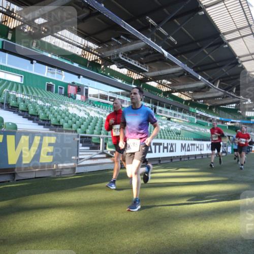 06.10.2024 - 19. swb-Marathon Bremen Yannick Fuchs http://msf.ph/oto/7360318 06.10.2024 10:26:02 Laufen im Stadion 7045, 7141, 7294, 7327, 7403, 7414, 7429, 7433, 7485, 7496, 7508, 7548, 7771, 7793, 7978, 8075, 8177, 8301, 8321, 8376, 8426, 8481, 8492, 8497, 8555, 8601, 8659, 8775, 8793, 8814, 8905, 8913, 8973, 8996, 8997, 9034, 9051, 9061, 9084 meine-sportfotos.de