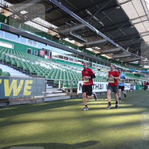 06.10.2024 - 19. swb-Marathon Bremen Yannick Fuchs http://msf.ph/oto/7360326 06.10.2024 10:26:04 Laufen im Stadion 7045, 7141, 7294, 7327, 7403, 7414, 7429, 7433, 7485, 7496, 7508, 7548, 7771, 7793, 7978, 8075, 8177, 8301, 8321, 8376, 8426, 8481, 8492, 8497, 8555, 8601, 8659, 8775, 8793, 8814, 8913, 8973, 8996, 8997, 9034, 9051, 9054, 9061, 9084 meine-sportfotos.de