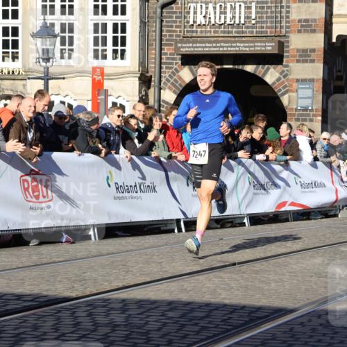 06.10.2024 - 19. swb-Marathon Bremen Strokosch-Dieckow http://msf.ph/oto/7360329 06.10.2024 10:32:43 Ziel 7247, 8211, 8647 meine-sportfotos.de