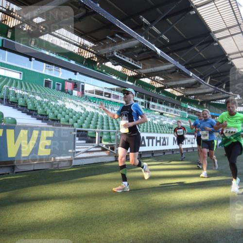 06.10.2024 - 19. swb-Marathon Bremen Yannick Fuchs http://msf.ph/oto/7360372 06.10.2024 10:26:10 Laufen im Stadion 7045, 7141, 7294, 7327, 7403, 7414, 7429, 7433, 7485, 7508, 7548, 7771, 7793, 7874, 7978, 8075, 8177, 8192, 8301, 8321, 8376, 8426, 8481, 8492, 8555, 8601, 8659, 8733, 8775, 8793, 8814, 8913, 8970, 8973, 8996, 8997, 9000, 9034, 9051, 9054, 9061, 9084 meine-sportfotos.de