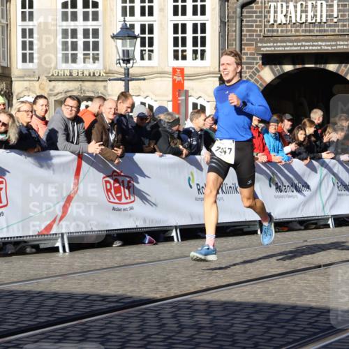 06.10.2024 - 19. swb-Marathon Bremen Strokosch-Dieckow http://msf.ph/oto/7360391 06.10.2024 10:32:43 Ziel 7247, 8211, 8647 meine-sportfotos.de