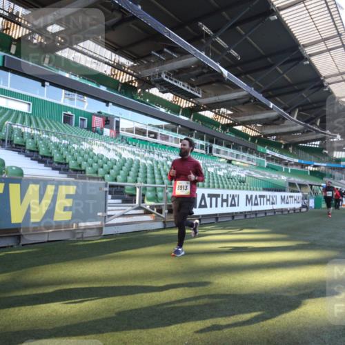 06.10.2024 - 19. swb-Marathon Bremen Yannick Fuchs http://msf.ph/oto/7360400 06.10.2024 10:26:13 Laufen im Stadion 7045, 7141, 7294, 7327, 7403, 7414, 7429, 7433, 7485, 7508, 7771, 7793, 7874, 7978, 8075, 8177, 8192, 8301, 8321, 8376, 8426, 8492, 8555, 8601, 8733, 8775, 8793, 8814, 8913, 8970, 8973, 8996, 8997, 9000, 9034, 9051, 9054, 9061, 9084 meine-sportfotos.de
