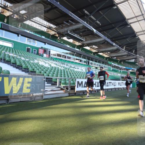 06.10.2024 - 19. swb-Marathon Bremen Yannick Fuchs http://msf.ph/oto/7360405 06.10.2024 10:26:16 Laufen im Stadion 7045, 7141, 7294, 7327, 7403, 7414, 7429, 7485, 7508, 7576, 7720, 7771, 7793, 7874, 7978, 8075, 8177, 8192, 8301, 8321, 8376, 8426, 8452, 8492, 8555, 8601, 8733, 8775, 8793, 8814, 8870, 8913, 8970, 8973, 8996, 8997, 9000, 9034, 9051, 9054, 9061, 9084 meine-sportfotos.de