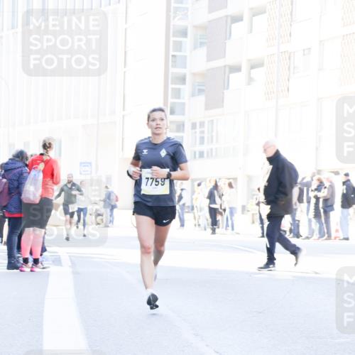 06.10.2024 - 19. swb-Marathon Bremen Matties Gatica Varas http://msf.ph/oto/7360436 06.10.2024 10:39:07 Laufen 7759 meine-sportfotos.de