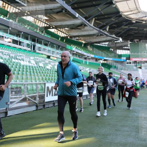 06.10.2024 - 19. swb-Marathon Bremen Yannick Fuchs http://msf.ph/oto/7360475 06.10.2024 10:42:17 Laufen im Stadion 7096, 7097, 7163, 7291, 7309, 7422, 7426, 7483, 7497, 7676, 7712, 7755, 7795, 7866, 7901, 8087, 8299, 8307, 8344, 8386, 8387, 8482, 8503, 8527, 8528, 8669, 8692, 8706, 8882, 8886, 8887, 8917, 8942, 8959, 8976, 9045, 9998 meine-sportfotos.de