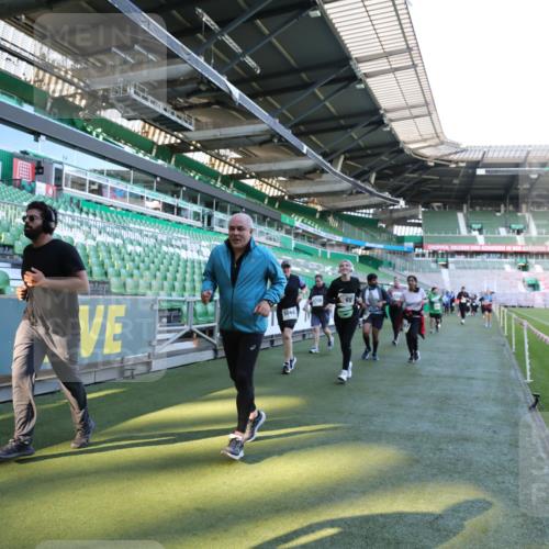 06.10.2024 - 19. swb-Marathon Bremen Yannick Fuchs http://msf.ph/oto/7360489 06.10.2024 10:42:17 Laufen im Stadion 7096, 7097, 7163, 7291, 7309, 7422, 7426, 7483, 7497, 7676, 7712, 7755, 7795, 7866, 7901, 8087, 8299, 8307, 8344, 8386, 8387, 8482, 8503, 8527, 8528, 8669, 8692, 8706, 8882, 8886, 8887, 8917, 8942, 8959, 8976, 9045, 9998 meine-sportfotos.de
