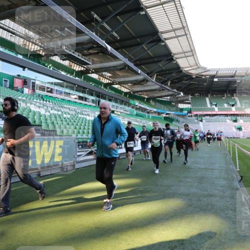06.10.2024 - 19. swb-Marathon Bremen Yannick Fuchs http://msf.ph/oto/7360494 06.10.2024 10:42:17 Laufen im Stadion 7096, 7097, 7163, 7291, 7309, 7422, 7426, 7483, 7497, 7676, 7712, 7755, 7795, 7866, 7901, 8087, 8299, 8307, 8344, 8386, 8387, 8482, 8503, 8527, 8528, 8669, 8692, 8706, 8882, 8886, 8887, 8917, 8942, 8959, 8976, 9045, 9998 meine-sportfotos.de