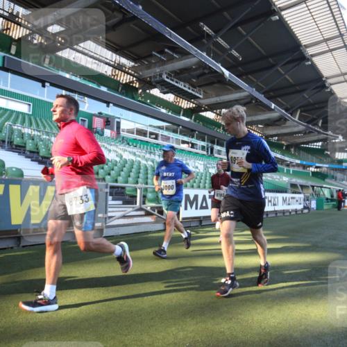 06.10.2024 - 19. swb-Marathon Bremen Yannick Fuchs http://msf.ph/oto/7360524 06.10.2024 10:26:25 Laufen im Stadion 7045, 7141, 7327, 7403, 7414, 7485, 7508, 7576, 7720, 7771, 7874, 7978, 8075, 8192, 8321, 8376, 8426, 8452, 8555, 8578, 8601, 8733, 8775, 8793, 8814, 8870, 8913, 8970, 8973, 8996, 8997, 9000, 9025, 9034, 9051, 9054, 9070, 9084 meine-sportfotos.de
