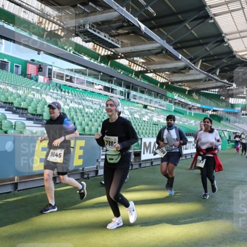 06.10.2024 - 19. swb-Marathon Bremen Yannick Fuchs http://msf.ph/oto/7360530 06.10.2024 10:42:19 Laufen im Stadion 7096, 7097, 7163, 7291, 7309, 7422, 7426, 7483, 7497, 7676, 7712, 7755, 7795, 7866, 7901, 8087, 8299, 8307, 8344, 8386, 8387, 8503, 8528, 8669, 8692, 8706, 8882, 8886, 8887, 8917, 8942, 8959, 8976, 9045, 9998 meine-sportfotos.de