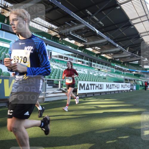 06.10.2024 - 19. swb-Marathon Bremen Yannick Fuchs http://msf.ph/oto/7360540 06.10.2024 10:26:26 Laufen im Stadion 7045, 7327, 7403, 7414, 7485, 7508, 7576, 7720, 7771, 7874, 7978, 8075, 8192, 8321, 8376, 8426, 8452, 8555, 8578, 8601, 8733, 8775, 8793, 8814, 8870, 8913, 8970, 8973, 8996, 8997, 9000, 9025, 9034, 9051, 9054, 9070, 9084 meine-sportfotos.de