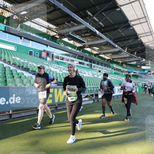 06.10.2024 - 19. swb-Marathon Bremen Yannick Fuchs http://msf.ph/oto/7360562 06.10.2024 10:42:20 Laufen im Stadion 7096, 7097, 7163, 7291, 7309, 7422, 7426, 7483, 7497, 7676, 7712, 7755, 7795, 7866, 7901, 8087, 8299, 8307, 8344, 8386, 8387, 8503, 8669, 8692, 8706, 8882, 8886, 8887, 8917, 8942, 8959, 8976, 9045, 9998 meine-sportfotos.de
