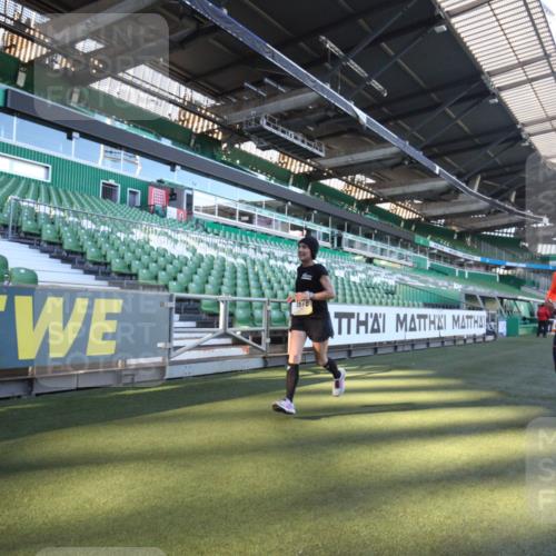 06.10.2024 - 19. swb-Marathon Bremen Yannick Fuchs http://msf.ph/oto/7360600 06.10.2024 10:26:41 Laufen im Stadion 7045, 7327, 7414, 7491, 7576, 7720, 7874, 7887, 7953, 8103, 8172, 8192, 8335, 8376, 8452, 8475, 8567, 8568, 8578, 8585, 8601, 8636, 8652, 8733, 8814, 8870, 8970, 8973, 9000, 9025, 9032, 9051, 9054, 9070, 9084 meine-sportfotos.de