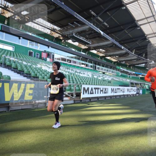 06.10.2024 - 19. swb-Marathon Bremen Yannick Fuchs http://msf.ph/oto/7360609 06.10.2024 10:26:41 Laufen im Stadion 7045, 7327, 7414, 7491, 7576, 7720, 7874, 7887, 7953, 8103, 8172, 8192, 8335, 8376, 8452, 8475, 8567, 8568, 8578, 8585, 8601, 8636, 8652, 8733, 8814, 8870, 8970, 8973, 9000, 9025, 9032, 9051, 9054, 9070, 9084 meine-sportfotos.de
