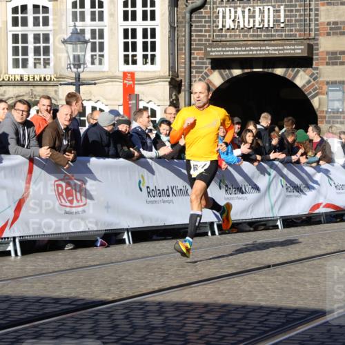 06.10.2024 - 19. swb-Marathon Bremen Strokosch-Dieckow http://msf.ph/oto/7360614 06.10.2024 10:32:59 Ziel 8647 meine-sportfotos.de