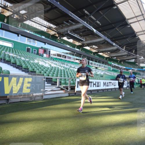 06.10.2024 - 19. swb-Marathon Bremen Yannick Fuchs http://msf.ph/oto/7360620 06.10.2024 10:26:50 Laufen im Stadion 7491, 7576, 7720, 7874, 7887, 7953, 8103, 8172, 8192, 8238, 8239, 8335, 8452, 8460, 8475, 8561, 8567, 8568, 8578, 8580, 8585, 8636, 8645, 8652, 8732, 8817, 8870, 8970, 9000, 9025, 9032, 9070 meine-sportfotos.de