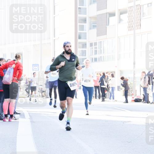 06.10.2024 - 19. swb-Marathon Bremen Matties Gatica Varas http://msf.ph/oto/7360640 06.10.2024 10:39:14 Laufen 7650, 6343, 2024, 906, 8985, 8228 meine-sportfotos.de