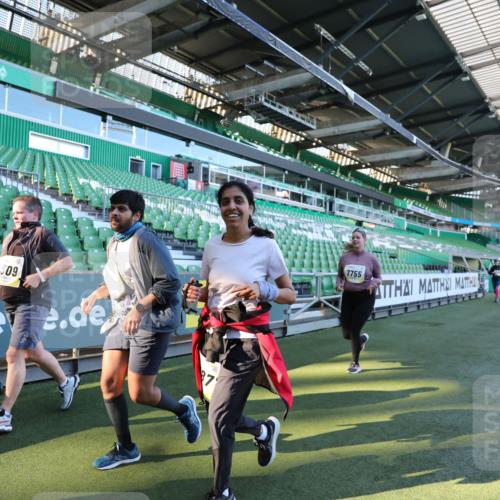 06.10.2024 - 19. swb-Marathon Bremen Yannick Fuchs http://msf.ph/oto/7360642 06.10.2024 10:42:21 Laufen im Stadion 7096, 7097, 7163, 7291, 7309, 7422, 7426, 7483, 7497, 7676, 7712, 7755, 7795, 7866, 7901, 8087, 8299, 8307, 8344, 8386, 8387, 8503, 8669, 8692, 8706, 8882, 8886, 8887, 8917, 8942, 8959, 8976, 9045, 9998 meine-sportfotos.de