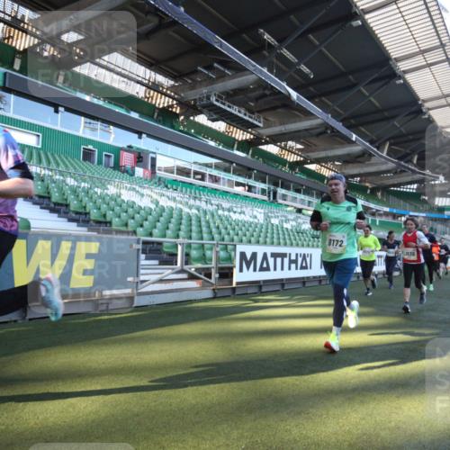 06.10.2024 - 19. swb-Marathon Bremen Yannick Fuchs http://msf.ph/oto/7360646 06.10.2024 10:26:53 Laufen im Stadion 7008, 7491, 7576, 7720, 7874, 7887, 7953, 8103, 8172, 8238, 8239, 8335, 8452, 8460, 8475, 8561, 8567, 8568, 8578, 8580, 8585, 8636, 8645, 8652, 8732, 8817, 8870, 9016, 9025, 9032, 9070, 9110 meine-sportfotos.de