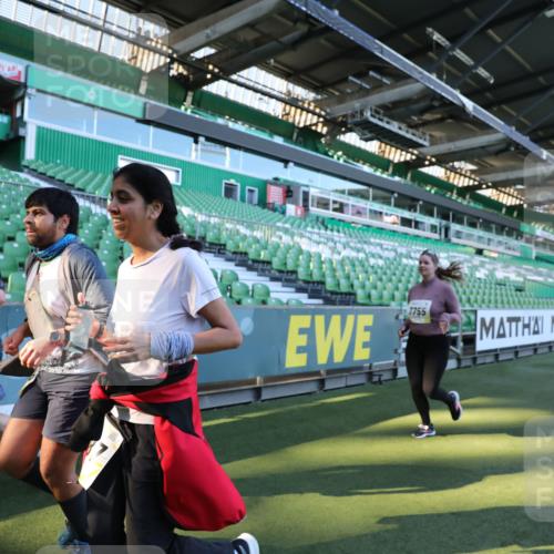 06.10.2024 - 19. swb-Marathon Bremen Yannick Fuchs http://msf.ph/oto/7360658 06.10.2024 10:42:21 Laufen im Stadion 7096, 7097, 7163, 7291, 7309, 7422, 7426, 7483, 7497, 7676, 7712, 7755, 7795, 7866, 7901, 8087, 8299, 8307, 8344, 8386, 8387, 8503, 8669, 8692, 8706, 8882, 8886, 8887, 8917, 8942, 8959, 8976, 9045, 9998 meine-sportfotos.de