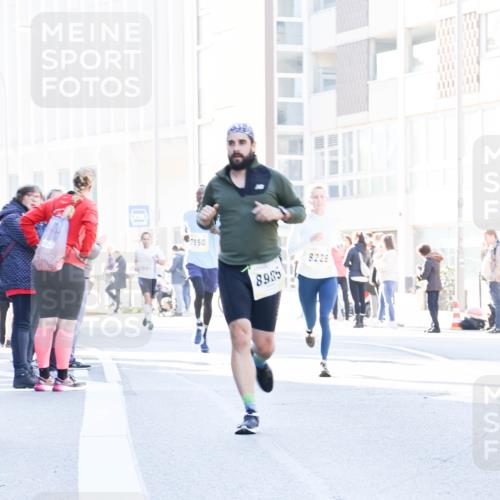 06.10.2024 - 19. swb-Marathon Bremen Matties Gatica Varas http://msf.ph/oto/7360659 06.10.2024 10:39:14 Laufen 2024, 7650, 8985, 8228 meine-sportfotos.de