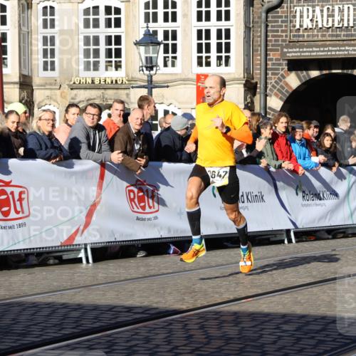 06.10.2024 - 19. swb-Marathon Bremen Strokosch-Dieckow http://msf.ph/oto/7360668 06.10.2024 10:32:59 Ziel 8647 meine-sportfotos.de