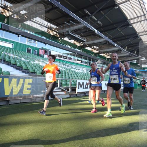 06.10.2024 - 19. swb-Marathon Bremen Yannick Fuchs http://msf.ph/oto/7360737 06.10.2024 10:26:58 Laufen im Stadion 7008, 7491, 7576, 7720, 7833, 7887, 7953, 8103, 8172, 8238, 8239, 8335, 8452, 8460, 8475, 8561, 8567, 8568, 8578, 8580, 8585, 8610, 8636, 8645, 8652, 8732, 8764, 8777, 8817, 8870, 8901, 8904, 9016, 9025, 9032, 9070, 9110 meine-sportfotos.de