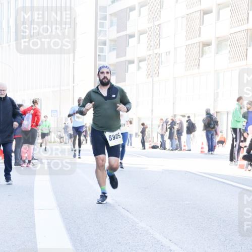 06.10.2024 - 19. swb-Marathon Bremen Matties Gatica Varas http://msf.ph/oto/7360741 06.10.2024 10:39:15 Laufen 7650, 8985, 28 meine-sportfotos.de