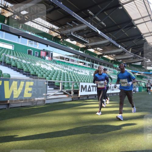 06.10.2024 - 19. swb-Marathon Bremen Yannick Fuchs http://msf.ph/oto/7360818 06.10.2024 10:27:11 Laufen im Stadion 7008, 7052, 7491, 7560, 7717, 7833, 7887, 7953, 8103, 8150, 8172, 8238, 8239, 8335, 8460, 8475, 8561, 8567, 8568, 8580, 8585, 8610, 8635, 8636, 8645, 8652, 8658, 8732, 8764, 8774, 8777, 8817, 8856, 8901, 8904, 9016, 9027, 9032, 9085, 9110 meine-sportfotos.de