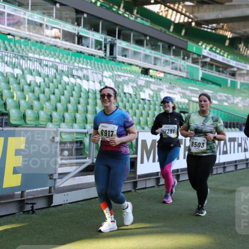 06.10.2024 - 19. swb-Marathon Bremen Yannick Fuchs http://msf.ph/oto/7360829 06.10.2024 10:42:26 Laufen im Stadion 7096, 7097, 7291, 7422, 7426, 7483, 7497, 7676, 7755, 7795, 7866, 7901, 8087, 8262, 8299, 8307, 8344, 8386, 8387, 8484, 8487, 8503, 8669, 8692, 8706, 8882, 8886, 8887, 8917, 8942, 8959, 8976, 9045, 9998 meine-sportfotos.de