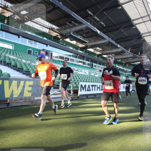 06.10.2024 - 19. swb-Marathon Bremen Yannick Fuchs http://msf.ph/oto/7360850 06.10.2024 10:27:18 Laufen im Stadion 7008, 7052, 7491, 7560, 7647, 7673, 7717, 7833, 7876, 7887, 7953, 8103, 8150, 8172, 8238, 8239, 8316, 8351, 8460, 8475, 8561, 8567, 8568, 8580, 8585, 8610, 8635, 8636, 8645, 8658, 8701, 8732, 8764, 8774, 8777, 8817, 8856, 8901, 8904, 8980, 9016, 9027, 9032, 9085, 9110 meine-sportfotos.de