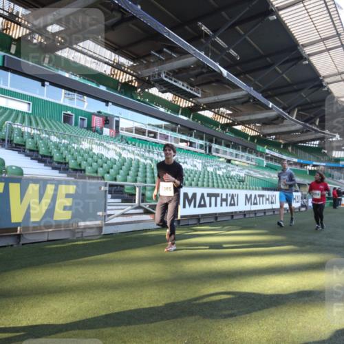 06.10.2024 - 19. swb-Marathon Bremen Yannick Fuchs http://msf.ph/oto/7360869 06.10.2024 10:27:21 Laufen im Stadion 7008, 7052, 7560, 7638, 7647, 7673, 7717, 7833, 7876, 7887, 8103, 8150, 8172, 8238, 8239, 8316, 8351, 8460, 8475, 8561, 8567, 8568, 8580, 8585, 8610, 8635, 8645, 8658, 8701, 8732, 8754, 8764, 8774, 8777, 8801, 8817, 8856, 8901, 8904, 8980, 9016, 9027, 9032, 9085, 9110 meine-sportfotos.de