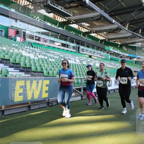 06.10.2024 - 19. swb-Marathon Bremen Yannick Fuchs http://msf.ph/oto/7360882 06.10.2024 10:42:27 Laufen im Stadion 7096, 7097, 7291, 7422, 7426, 7483, 7497, 7676, 7755, 7795, 7901, 8087, 8262, 8299, 8307, 8386, 8387, 8484, 8487, 8503, 8669, 8692, 8706, 8882, 8886, 8887, 8917, 8942, 8959, 8976, 9045, 9998 meine-sportfotos.de