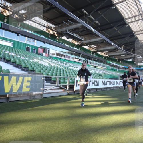 06.10.2024 - 19. swb-Marathon Bremen Yannick Fuchs http://msf.ph/oto/7360903 06.10.2024 10:27:29 Laufen im Stadion 7008, 7052, 7184, 7214, 7452, 7560, 7638, 7647, 7673, 7717, 7833, 7876, 8150, 8239, 8316, 8351, 8460, 8561, 8580, 8610, 8635, 8658, 8701, 8732, 8754, 8764, 8774, 8777, 8801, 8817, 8856, 8901, 8904, 8943, 8980, 9016, 9027, 9085, 9110 meine-sportfotos.de