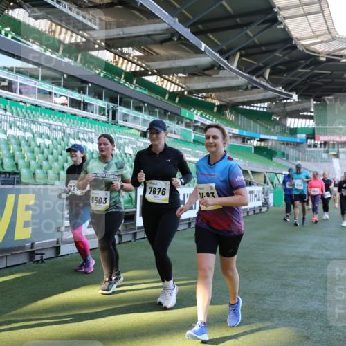 06.10.2024 - 19. swb-Marathon Bremen Yannick Fuchs http://msf.ph/oto/7360917 06.10.2024 10:42:28 Laufen im Stadion 7096, 7097, 7291, 7422, 7426, 7483, 7497, 7676, 7755, 7795, 7901, 8087, 8262, 8299, 8307, 8386, 8387, 8484, 8487, 8503, 8669, 8692, 8706, 8882, 8886, 8887, 8917, 8942, 8959, 8976, 9045, 9998 meine-sportfotos.de