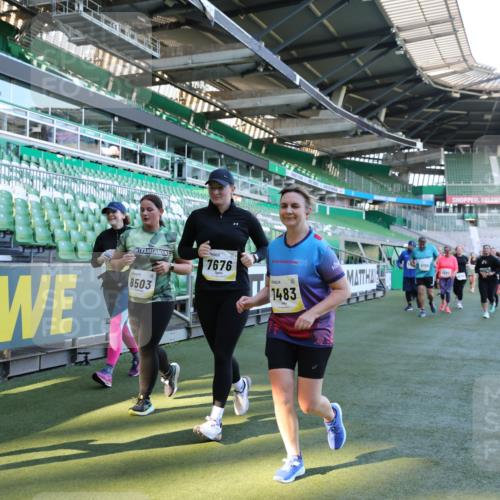 06.10.2024 - 19. swb-Marathon Bremen Yannick Fuchs http://msf.ph/oto/7360928 06.10.2024 10:42:28 Laufen im Stadion 7096, 7097, 7291, 7422, 7426, 7483, 7497, 7676, 7755, 7795, 7901, 8087, 8262, 8299, 8307, 8386, 8387, 8484, 8487, 8503, 8669, 8692, 8706, 8882, 8886, 8887, 8917, 8942, 8959, 8976, 9045, 9998 meine-sportfotos.de