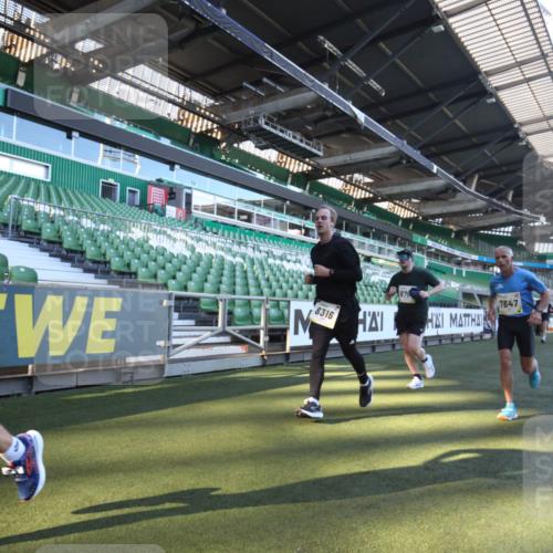 06.10.2024 - 19. swb-Marathon Bremen Yannick Fuchs http://msf.ph/oto/7360932 06.10.2024 10:27:35 Laufen im Stadion 7008, 7052, 7184, 7198, 7214, 7452, 7560, 7594, 7638, 7647, 7673, 7717, 7833, 7876, 8066, 8150, 8185, 8316, 8351, 8610, 8635, 8658, 8701, 8754, 8764, 8774, 8777, 8801, 8836, 8856, 8901, 8904, 8943, 8980, 9016, 9027, 9085, 9110 meine-sportfotos.de