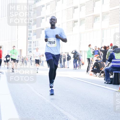 06.10.2024 - 19. swb-Marathon Bremen Matties Gatica Varas http://msf.ph/oto/7360965 06.10.2024 10:39:20 Laufen 7756, 126, 9061, 7650 meine-sportfotos.de