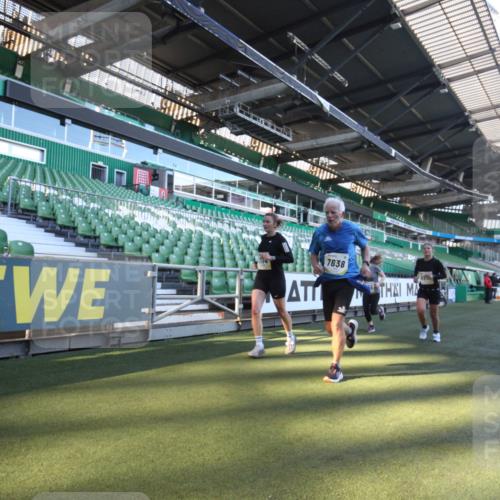 06.10.2024 - 19. swb-Marathon Bremen Yannick Fuchs http://msf.ph/oto/7360968 06.10.2024 10:27:40 Laufen im Stadion 7052, 7184, 7198, 7214, 7303, 7452, 7560, 7594, 7638, 7647, 7673, 7717, 7833, 7876, 8066, 8150, 8185, 8288, 8316, 8351, 8610, 8635, 8658, 8701, 8716, 8754, 8764, 8774, 8777, 8801, 8816, 8824, 8827, 8836, 8856, 8901, 8943, 8980, 9027, 9085 meine-sportfotos.de