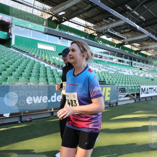 06.10.2024 - 19. swb-Marathon Bremen Yannick Fuchs http://msf.ph/oto/7361021 06.10.2024 10:42:29 Laufen im Stadion 7096, 7097, 7291, 7422, 7426, 7483, 7497, 7676, 7755, 7795, 8087, 8262, 8299, 8307, 8386, 8387, 8484, 8487, 8503, 8669, 8692, 8706, 8882, 8886, 8887, 8917, 8942, 8959, 8976, 9045, 9998 meine-sportfotos.de