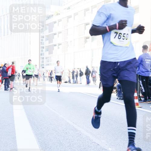 06.10.2024 - 19. swb-Marathon Bremen Matties Gatica Varas http://msf.ph/oto/7361022 06.10.2024 10:39:21 Laufen 7756, 9061, 7650 meine-sportfotos.de
