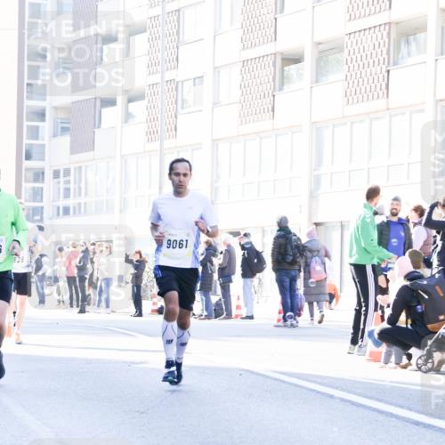 06.10.2024 - 19. swb-Marathon Bremen Matties Gatica Varas http://msf.ph/oto/7361037 06.10.2024 10:39:22 Laufen 9061, 826 meine-sportfotos.de