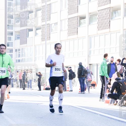 06.10.2024 - 19. swb-Marathon Bremen Matties Gatica Varas http://msf.ph/oto/7361057 06.10.2024 10:39:23 Laufen 7756, 9061 meine-sportfotos.de