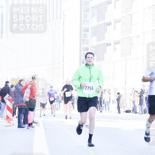 06.10.2024 - 19. swb-Marathon Bremen Matties Gatica Varas http://msf.ph/oto/7361091 06.10.2024 10:39:23 Laufen 7571, 8962, 8310, 7756 meine-sportfotos.de